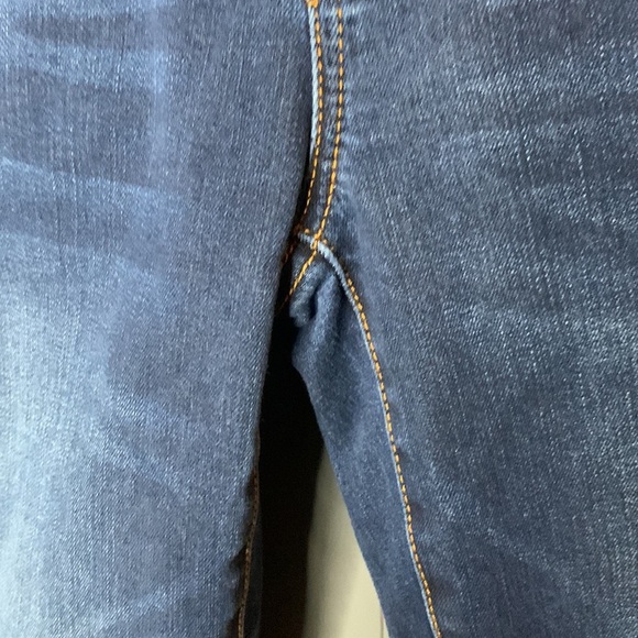 CAbi Skinny Distressed Jeans Style 3752 Size 4 - Picture 8 of 14